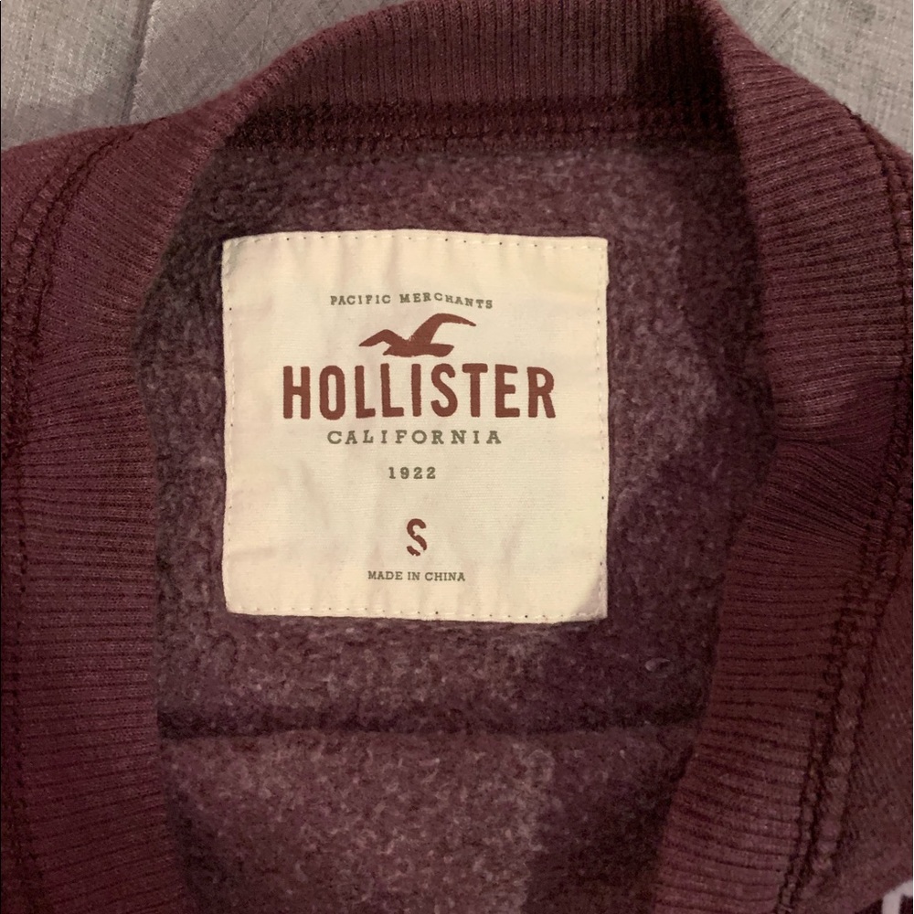 Hollister Crewneck - Picture 4 of 6